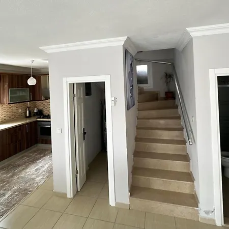 Alacati'da Guenluek Kiralik Havuzlu * Cesme