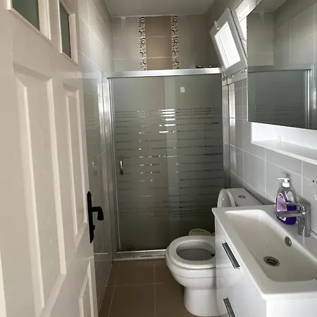 Alacati'da Guenluek Kiralik Havuzlu Cesme
