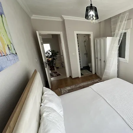 Alacati'da Guenluek Kiralik Havuzlu Villa Cesme